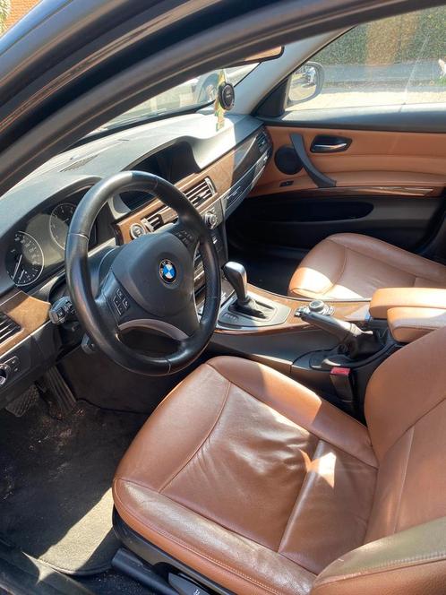 BMW 3-Serie 2.0 I 320 AUT 2011 Zwart, Auto's, BMW, Particulier, 3-Serie, Benzine, B, Sedan, Automaat, Geïmporteerd, Zwart, Achterwielaandrijving