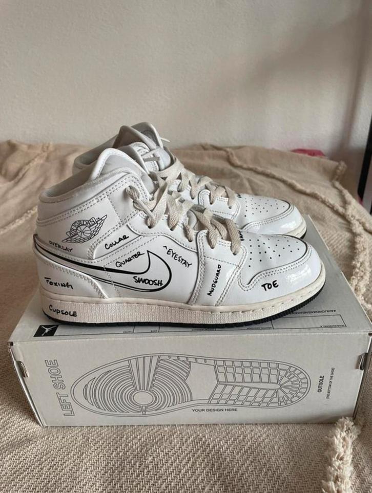 Witte Air Jordan 1 Mid, Kleding | Dames, Schoenen, Gedragen, Sneakers of Gympen, Wit, Ophalen