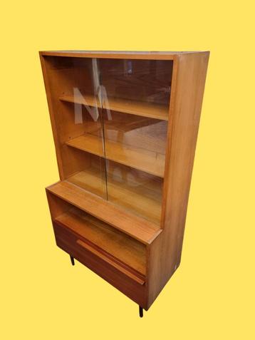 Vintage wandkast met vitrine jaren 50 60 70  beschikbaar voor biedingen