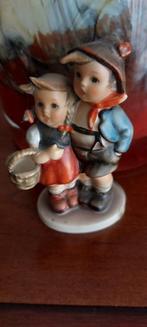 Hummel Beeldje - Twee Kinderen met Mand, Verzamelen, Beelden en Beeldjes, Ophalen, Zo goed als nieuw, Hummel