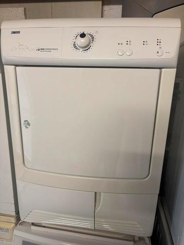 Zanussi 6kg condens droger ken eventueel bezorgd worden. beschikbaar voor biedingen