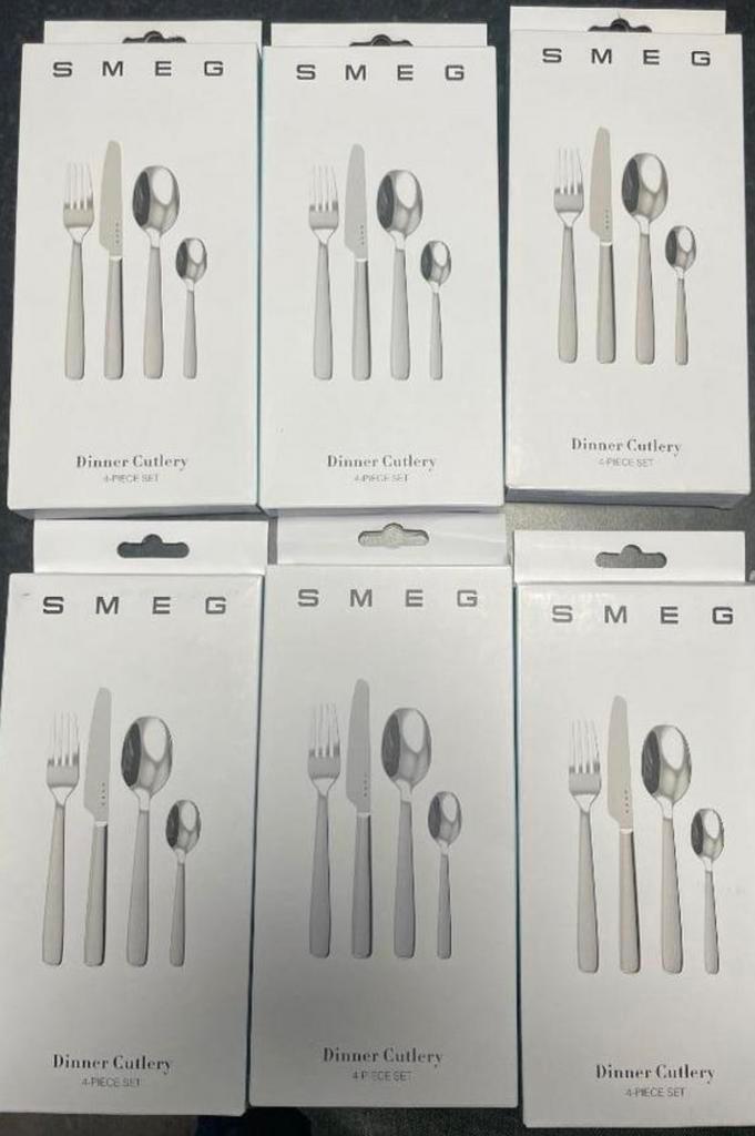 SMEG diner cutlery 6 personen, Huis en Inrichting, Keuken | Bestek, Nieuw, Bestekset, Rvs of Chroom, Vaatwasserbestendig, Ophalen of Verzenden