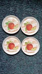 4 Onderzetters. Hard plastic. Wit met een appel erop., Ophalen of Verzenden, Zo goed als nieuw, Glas of Kopje