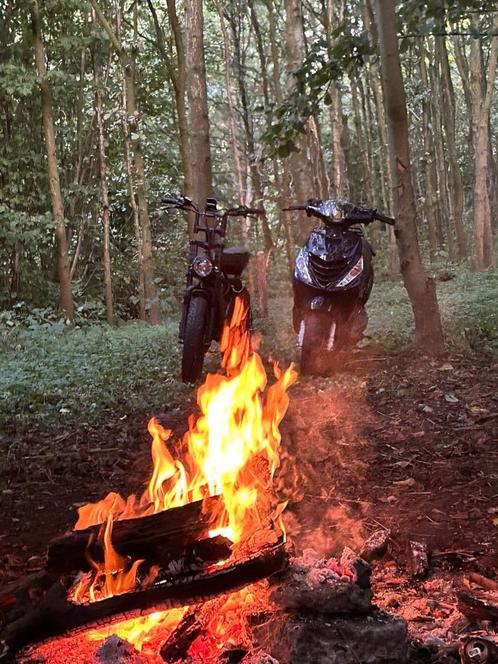 Piaggio zip 2 takt, Fietsen en Brommers, Scooters | Piaggio, Zo goed als nieuw, Zip, Ophalen