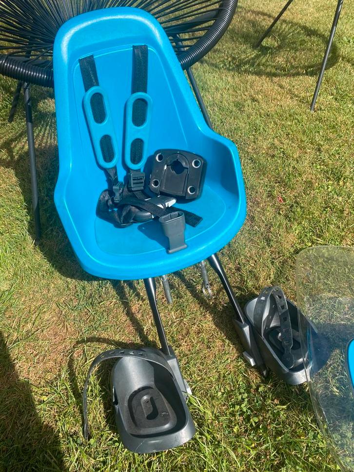 Fietsstoel bobike one met adapter, Fietsen en Brommers, Fietsaccessoires | Fietsstoeltjes, Gebruikt, Voorzitje, Voetsteuntjes