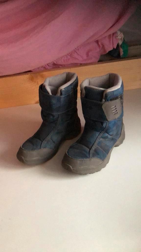 Quechua snowboots maat 32 blauw, Kinderen en Baby's, Kinderkleding | Schoenen en Sokken, Gebruikt, Laarzen, Jongen of Meisje, Ophalen of Verzenden