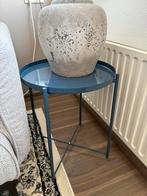 Petrol blauw bijzettafeltje, Huis en Inrichting, Tafels | Bijzettafels, Minder dan 55 cm, Metaal of Aluminium, Rond, Zo goed als nieuw
