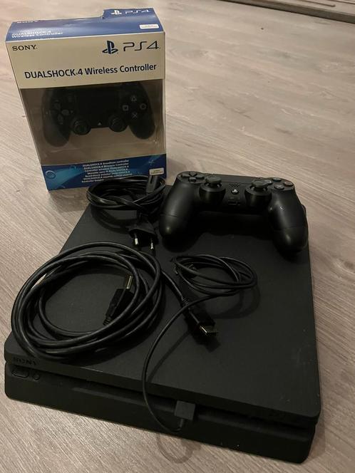 Playstation 4 met toebehoren en twee controllers, Spelcomputers en Games, Spelcomputers | Sony PlayStation 4, Zo goed als nieuw