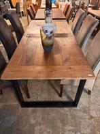 Houten eettafel met metalen poten en 6 stoelen, Huis en Inrichting, Complete eetkamers, Ophalen, Zo goed als nieuw