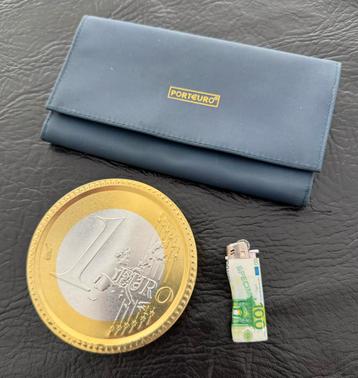Pakket Euro blikportemonnee met muntvakken aansteker beschikbaar voor biedingen