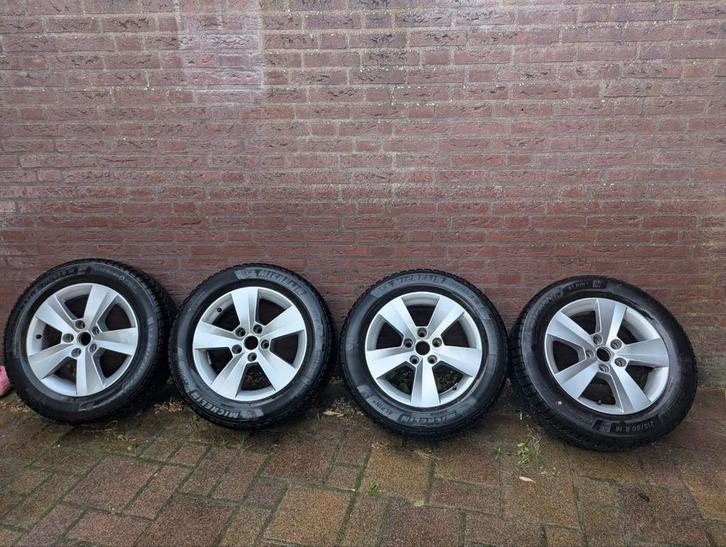 Michelin Alpin 6 16 inch winterbanden op Skoda velgen, Auto-onderdelen, Banden en Velgen, Banden en Velgen, Winterbanden, 16 inch