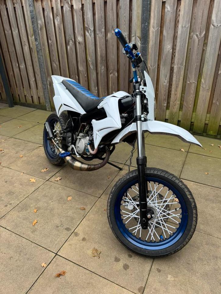 Derbi extreme 70cc, Fietsen en Brommers, Brommers | Derbi, Zo goed als nieuw, Ophalen