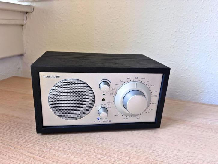 Tivoli Audio model one Silver Black Bluetooth, Audio, Tv en Foto, Radio's, Refurbished, Radio, Verzenden