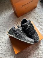 Louis vuitton trainer denim black, Kleding | Heren, Schoenen, Louis Vuitton, Zo goed als nieuw, Sneakers of Gympen, Zwart