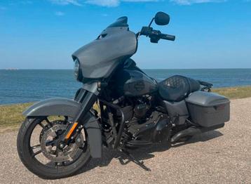HARLEY DAVIDSON STREET GLIDE BJ2015 FULL ACCESSOIRES beschikbaar voor biedingen