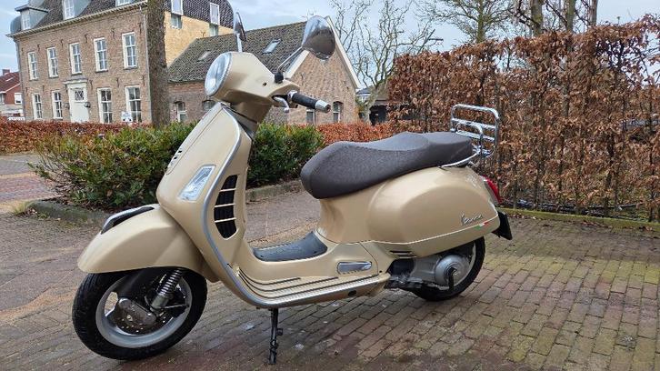 Vespa GTS 300, Motoren, Motoren | Piaggio, Particulier, Scooter, 12 t/m 35 kW, 1 cilinder, Minimaal motorrijbewijs A1, ABS, Ophalen
