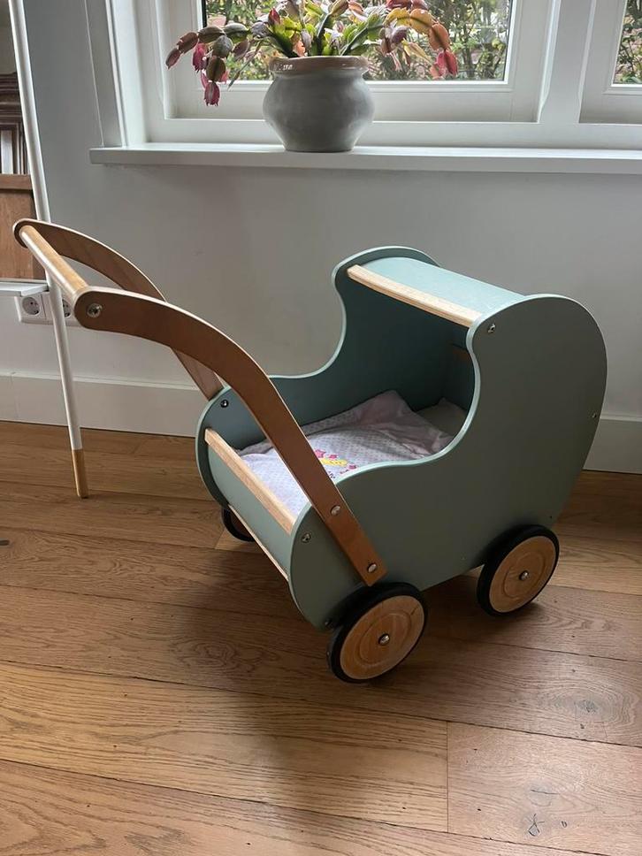 Atelier De Noest Vintage poppenwagen, Kinderen en Baby's, Speelgoed | Houten speelgoed, Zo goed als nieuw, Ophalen