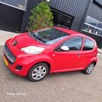 Peugeot 107 1.0 12V 5DR 2011 Rood beschikbaar voor biedingen