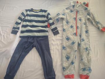 Jongens pyjama en onesie maat 98/104 beschikbaar voor biedingen