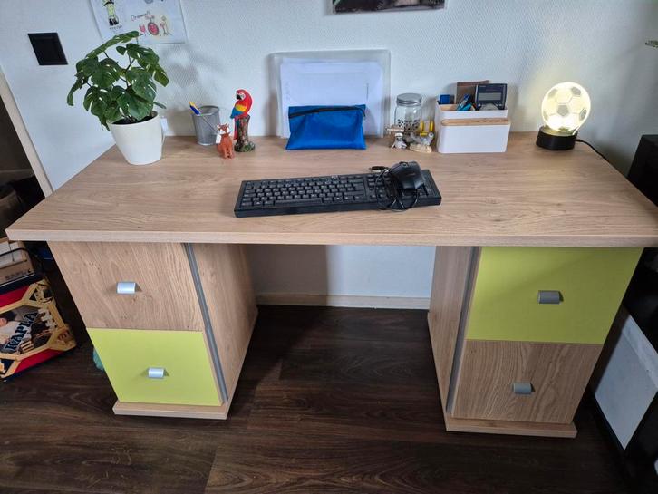 Bed, kast en bureau complete set, Huis en Inrichting, Slaapkamer | Complete slaapkamers, Ophalen