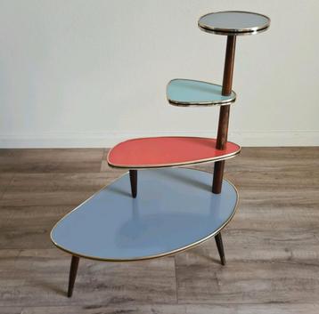 Vintage retro tafel plantentafel planten bijzettafel beschikbaar voor biedingen