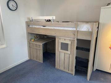 Super Halfhoogslaper 90x200: incl bureau beschikbaar voor biedingen