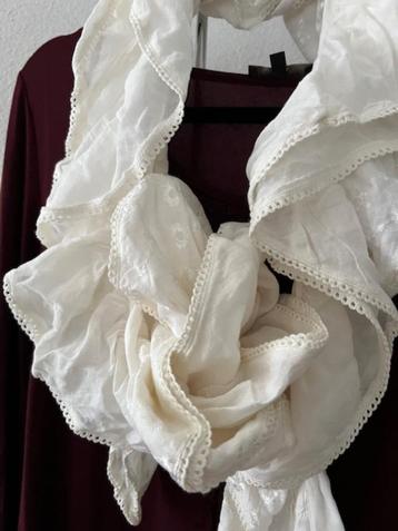 NIEUW MAUD prachtige broderie ruches sjaal roomwit beschikbaar voor biedingen