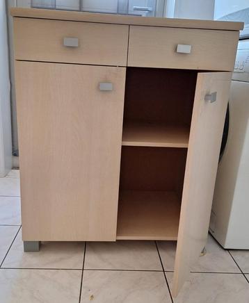 leuk kastje met 2 deuren, 2 lades (t.e.a.b.) beschikbaar voor biedingen