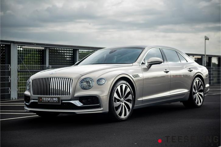 Bentley Flying Spur 4.0 V8 | Extreme Silver | Massage, Auto's, Bentley, Bedrijf, Te koop, Flying Spur, 360° camera, 4x4, ABS, Adaptive Cruise Control