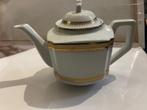 Theepot wit en gouden rand, Gebruikt, Overige typen, Ophalen of Verzenden, Overige stijlen