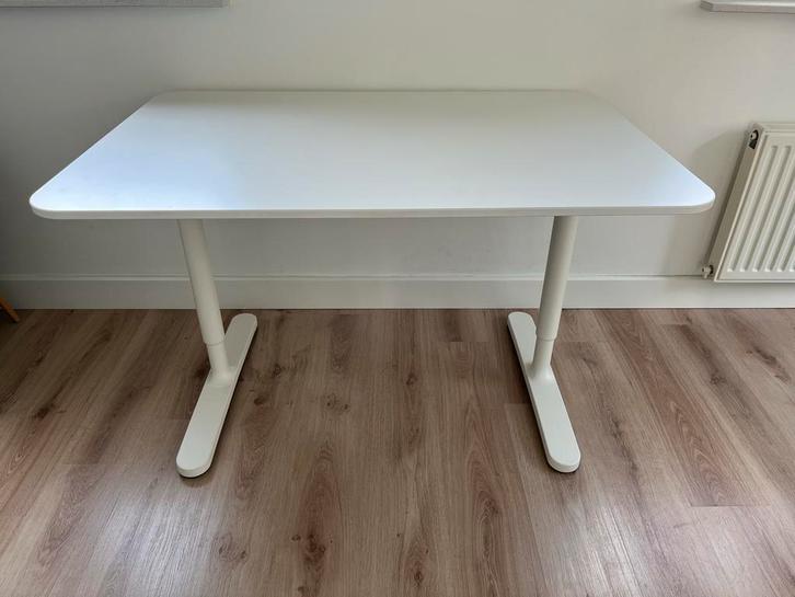 IKEA Bekant Bureau 120 x 80 - In Hoogte Verstelbaar, Huis en Inrichting, Bureaus, Zo goed als nieuw, Bureau, In hoogte verstelbaar
