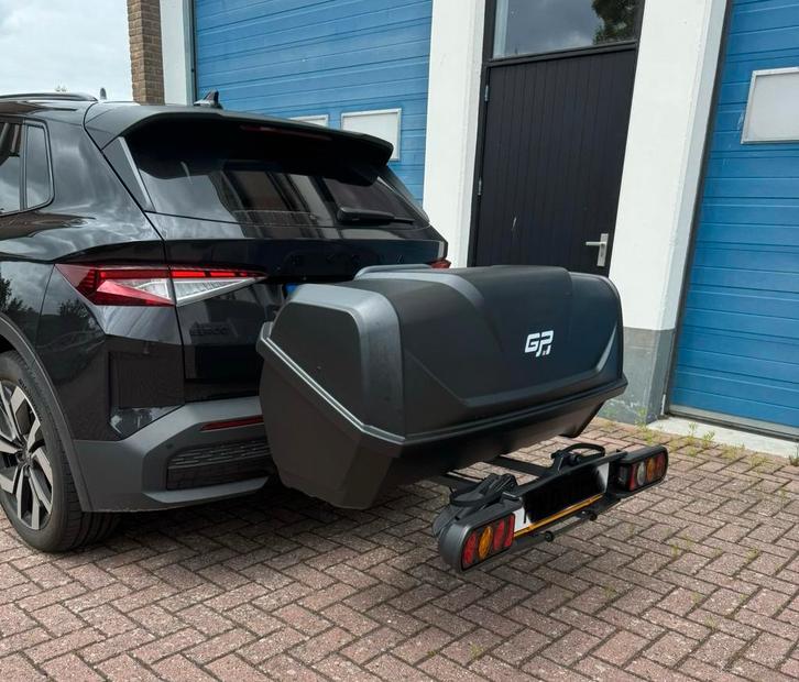 Te huur vanaf 4 augustus: Trekhaak koffer / bagagekoffer, Auto diversen, Dakkoffers, Nieuw, Ophalen