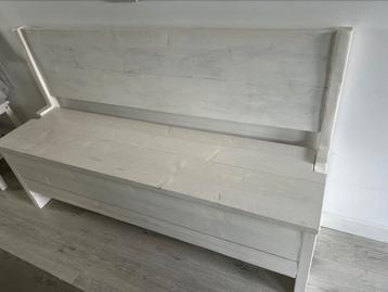 Houten klepbank (met opbergruimte) voor eethoek beschikbaar voor biedingen