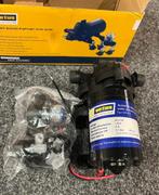 Vetus drinkwaterpomp WP2413 24 Volt NIEUW, Ophalen of Verzenden, Nieuw, Kombuis en Sanitair