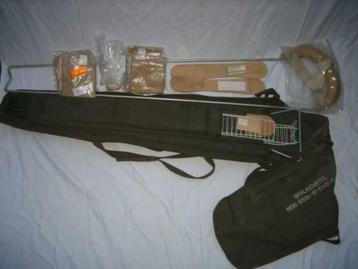 Militaire spalkenset met degelijke katoenen foudraal beschikbaar voor biedingen