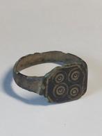 Antik bronze ring, Sieraden, Tassen en Uiterlijk, Ringen, Ophalen of Verzenden, Dame