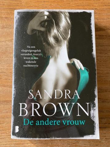 Sandra Brown - De andere vrouw beschikbaar voor biedingen