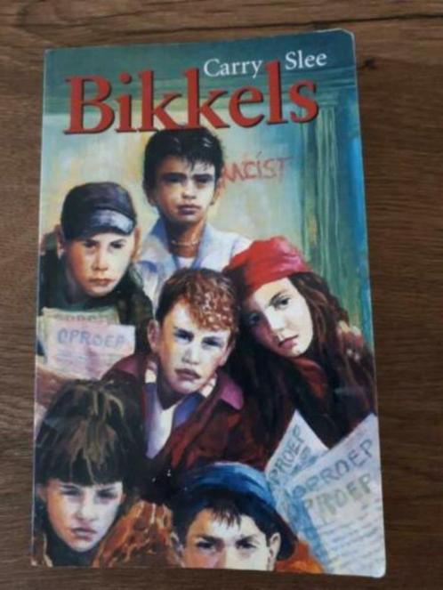 Bikkels van Carry Slee, Boeken, Kinderboeken | Jeugd | 10 tot 12 jaar, Zo goed als nieuw, Ophalen of Verzenden