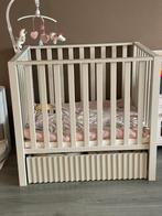 Europe Baby box Mees met lade, matras, boxkleed en mobiel, Ophalen, Gebruikt, Vierkant, In hoogte verstelbaar