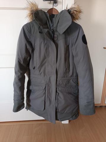 Winterjas Decathlon – Quechua – maat XS. beschikbaar voor biedingen