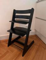 Zwarte STOKKE Tripp Trapp kinderstoelen OPGEKNAPT, Ophalen, Zo goed als nieuw, Meegroeistoel