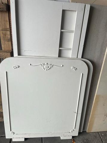 Brocante Babykamer Set: Bedje & Commode beschikbaar voor biedingen