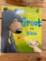 Groot en Klein - Elizabeth Bennett & Jane Chapman, Ophalen of Verzenden, Zo goed als nieuw, 2 tot 3 jaar