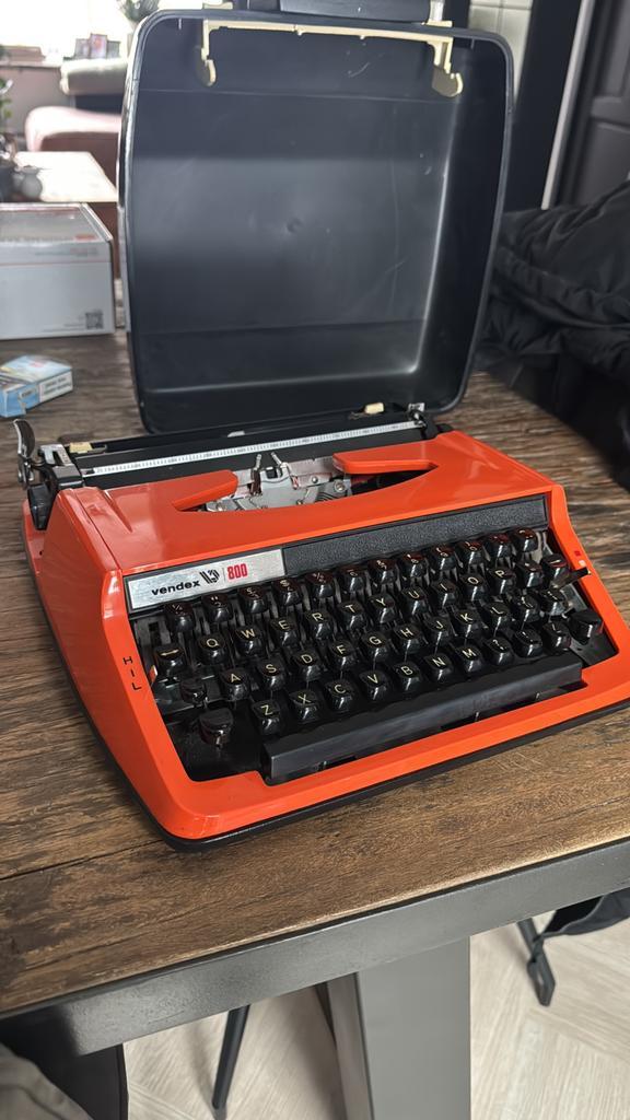 Vendex 800 oranje, Diversen, Typemachines, Zo goed als nieuw, Ophalen of Verzenden