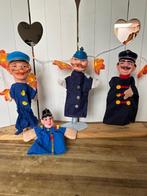 Vintage politie of de diender handpoppen, per stuk te koop, Ophalen of Verzenden, Gebruikt, Pop