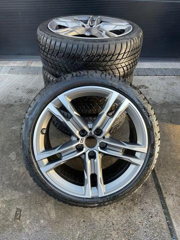 BMW M135i winterset 18inch beschikbaar voor biedingen