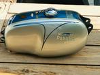 Zeldzaam Parilla tank izgst voor 175cc modellen, Ophalen of Verzenden
