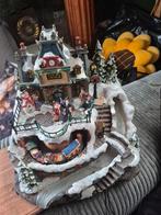 Kersthuis met trein en muziek de trein rijd rond, Diversen, Kerst, Ophalen of Verzenden