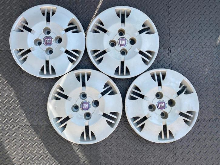 Set originele Fiat Panda wieldoppen 13 inch, Auto diversen, Wieldoppen, Gebruikt, Ophalen of Verzenden