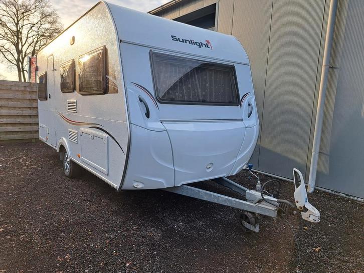 Sunlight Capron C44D/2016/Voortent/840KG/4-Pers/Dwarsbed/, Caravans en Kamperen, Caravans, Bedrijf, tot en met 4, 750 - 1000 kg